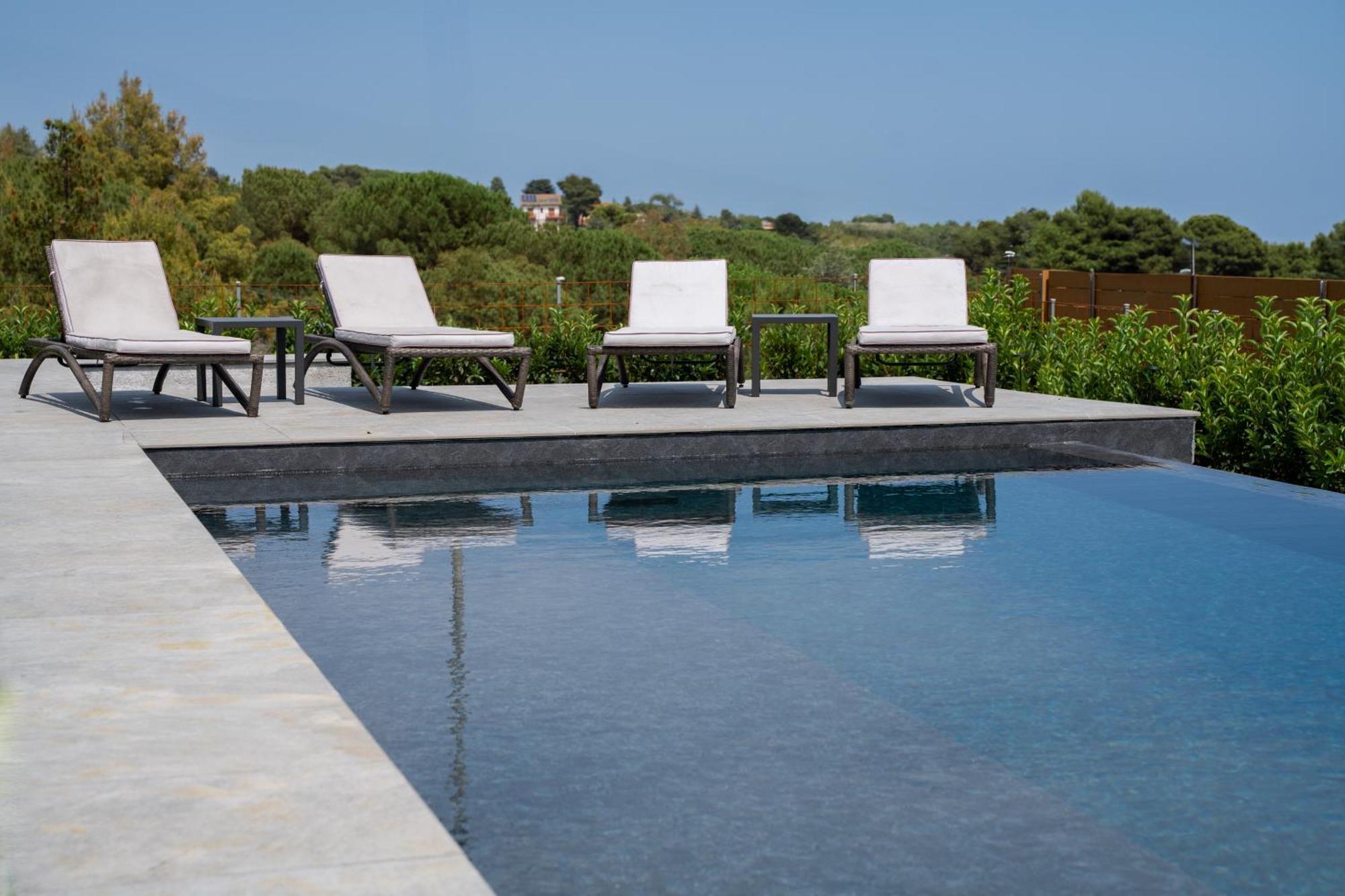 Mon Luxury Rooms Spa นีโกโลซี ภายนอก รูปภาพ